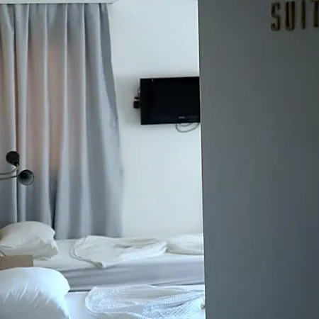 Marine Hotel